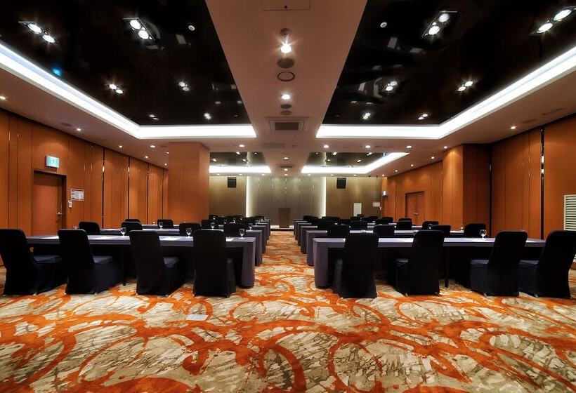 Отель Orakai Songdo Park