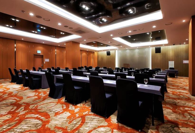 Отель Orakai Songdo Park