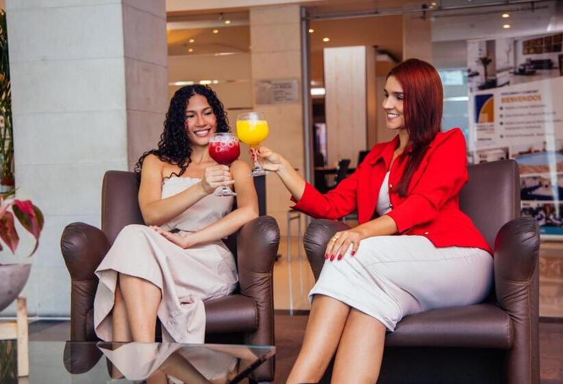 ホテル Plaza Las Americas Cali