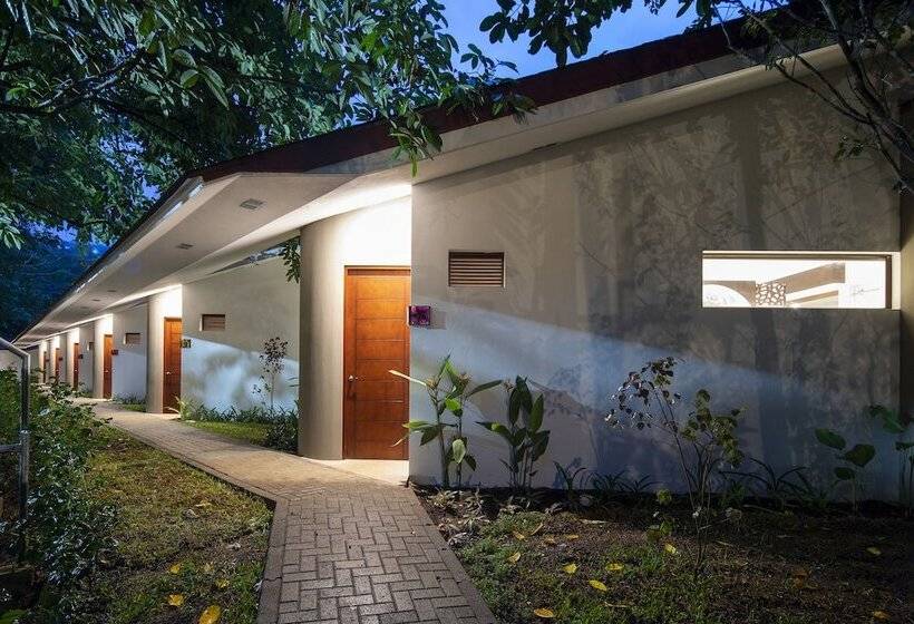 בית מלון כפרי Pumilio Mountain & Ocean