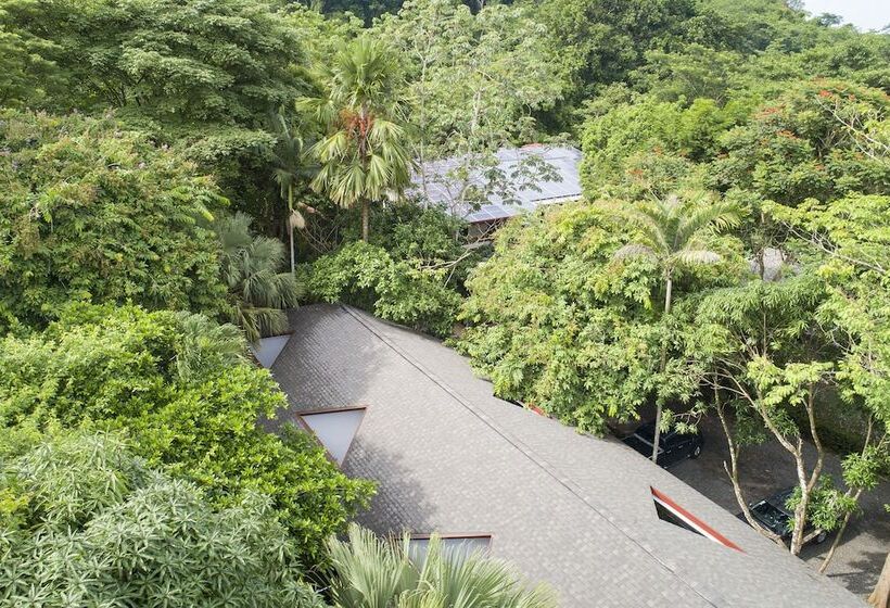 בית מלון כפרי Pumilio Mountain & Ocean