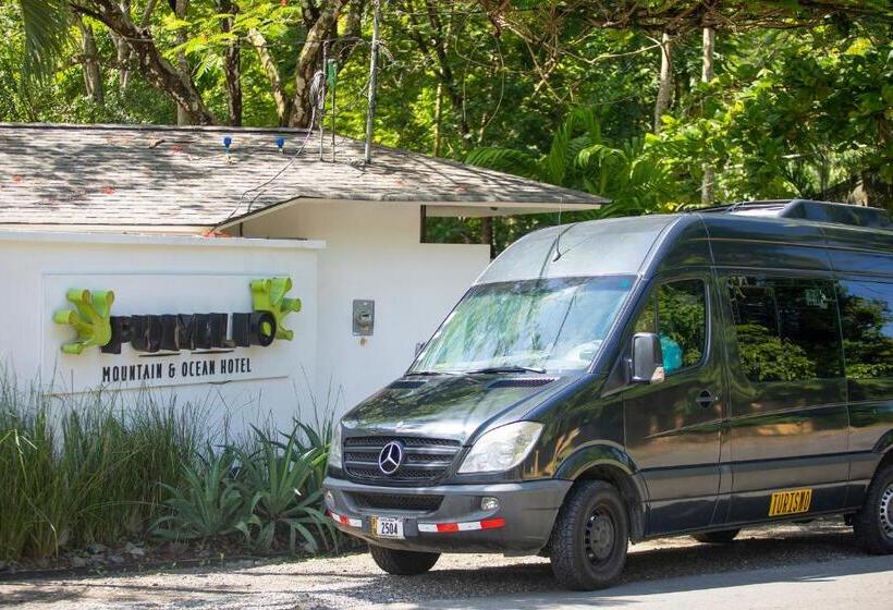 בית מלון כפרי Pumilio Mountain & Ocean