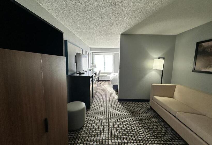 فندق Americinn By Wyndham Reedsburg