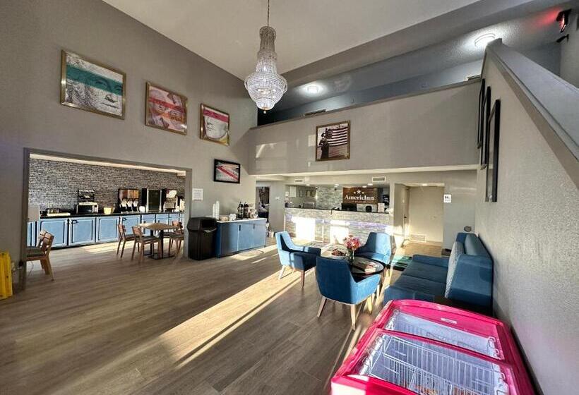 فندق Americinn By Wyndham Reedsburg