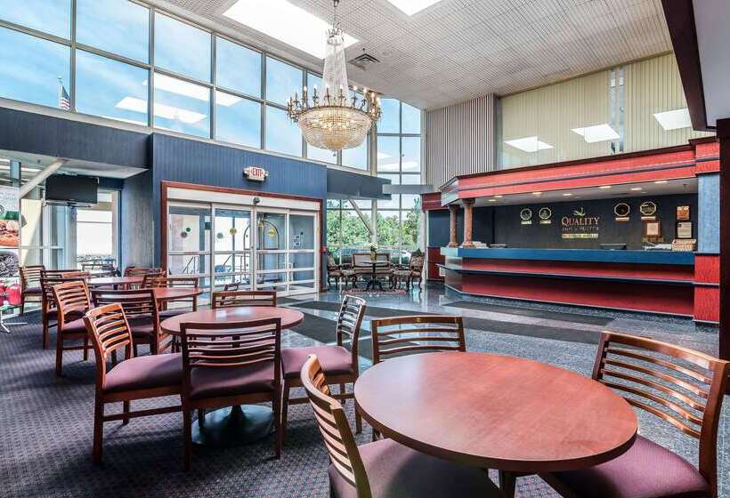 فندق Quality Inn & Suites Albany Airport