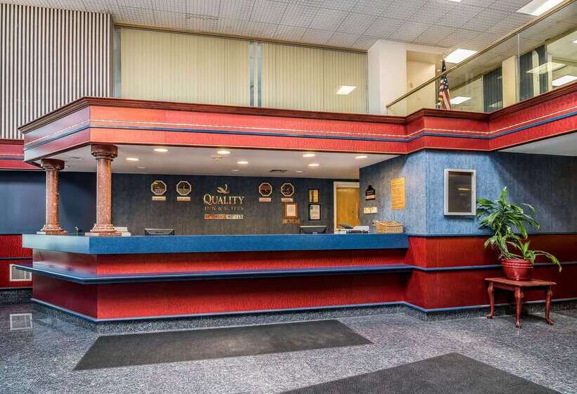 호텔 Quality Inn & Suites Albany Airport