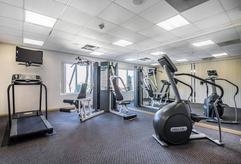 호텔 Quality Inn & Suites Albany Airport