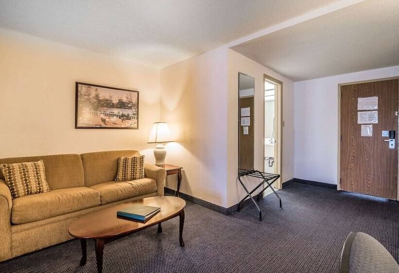 호텔 Quality Inn & Suites Albany Airport