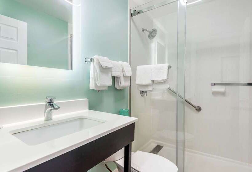 호텔 Quality Inn & Suites