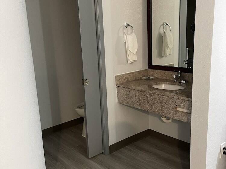 Отель Quality Inn & Suites Richardsondallas