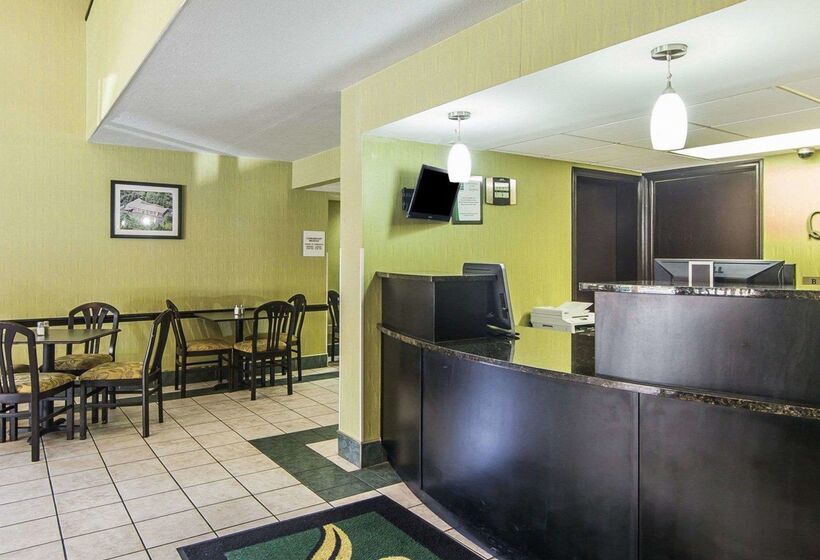 فندق Quality Inn West