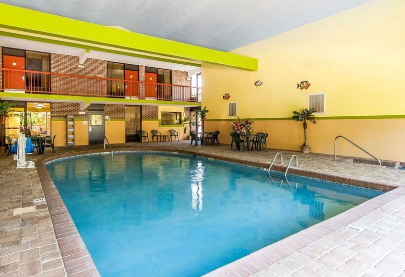 فندق Quality Inn West