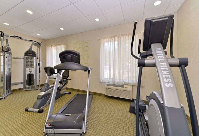 فندق Quality Suites