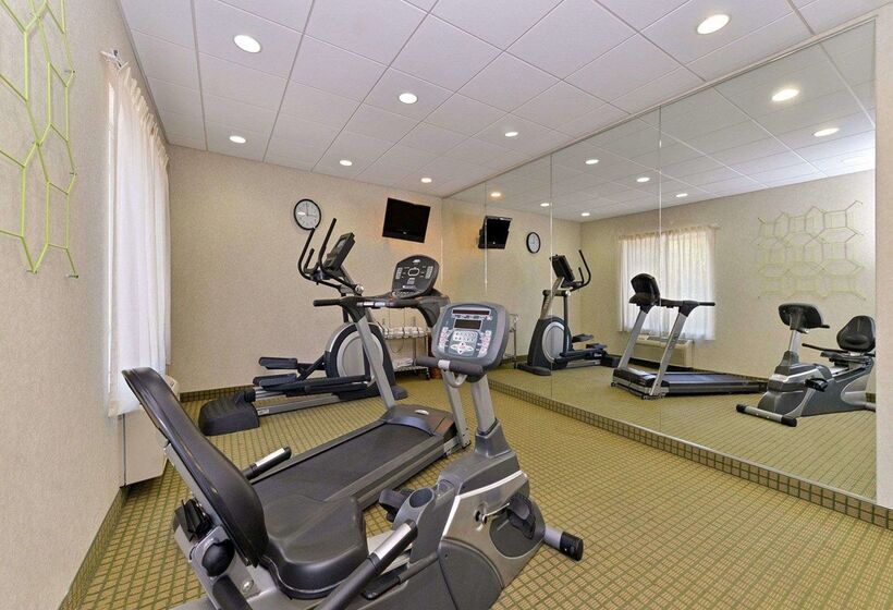 فندق Quality Suites