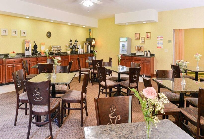 فندق Quality Suites