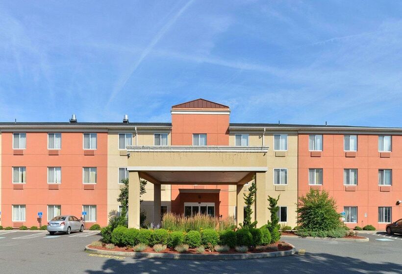 فندق Quality Suites