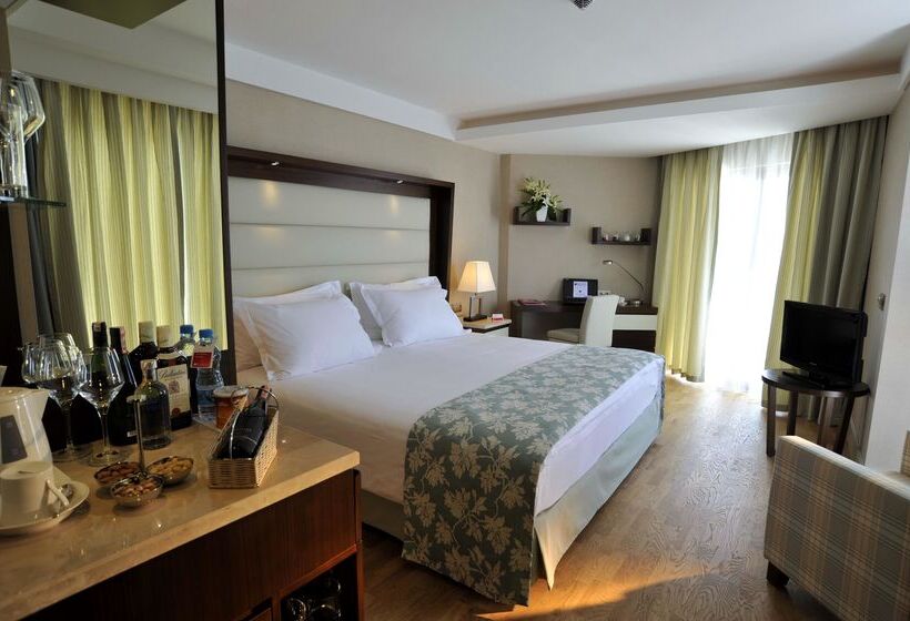 ホテル Ramada Plaza Antalya