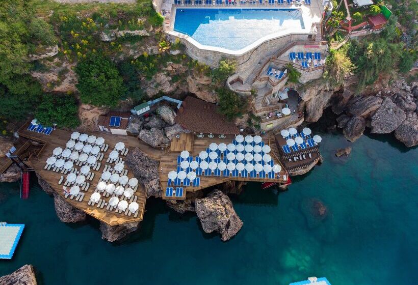 ホテル Ramada Plaza Antalya