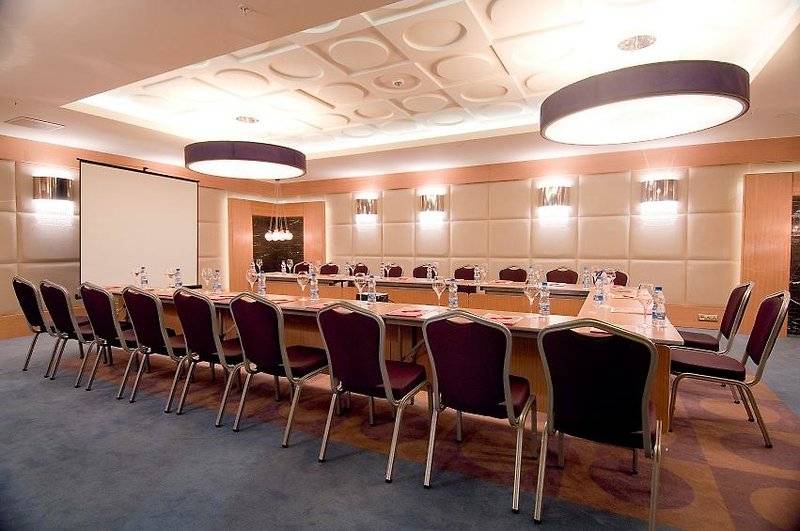 ホテル Ramada Plaza Antalya