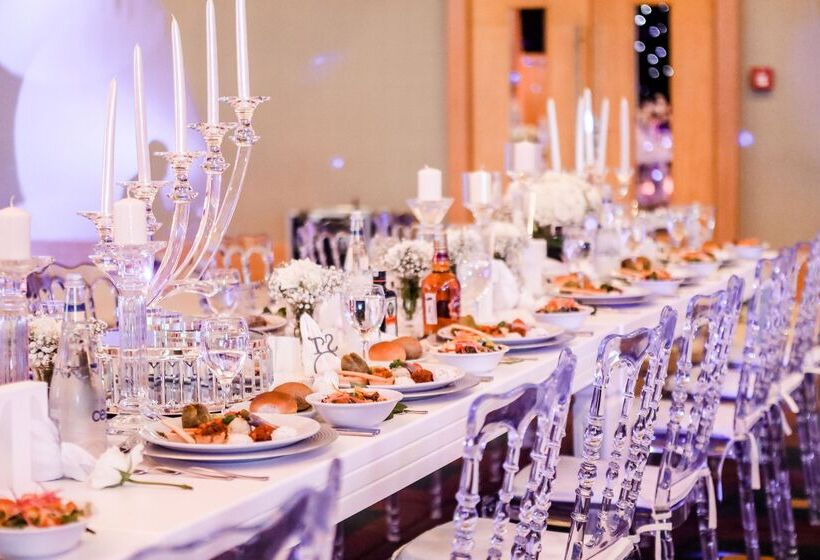 ホテル Ramada Plaza Antalya