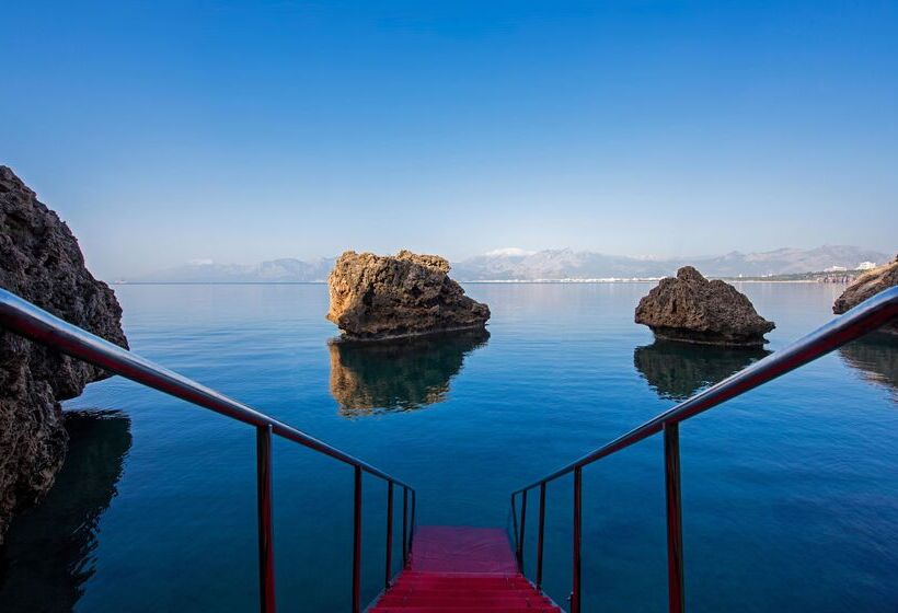 ホテル Ramada Plaza Antalya