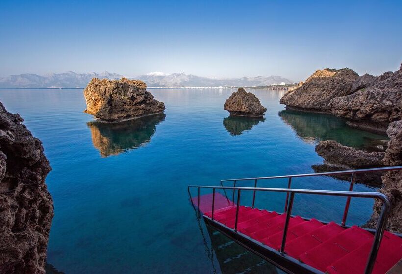 ホテル Ramada Plaza Antalya