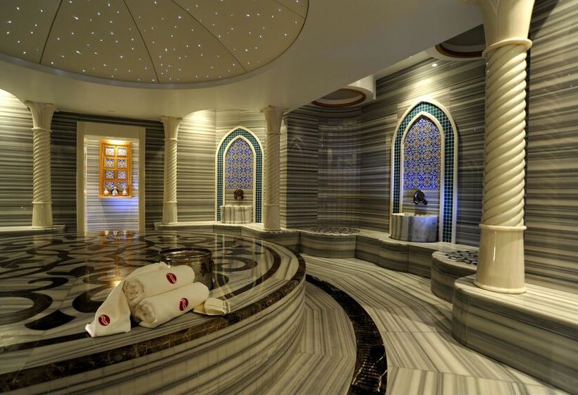 ホテル Ramada Plaza Antalya