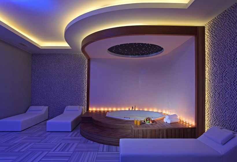 ホテル Ramada Plaza Antalya