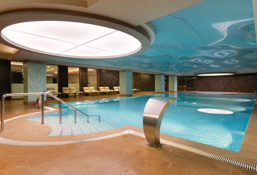 ホテル Ramada Plaza Antalya