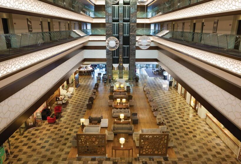 ホテル Ramada Plaza Antalya