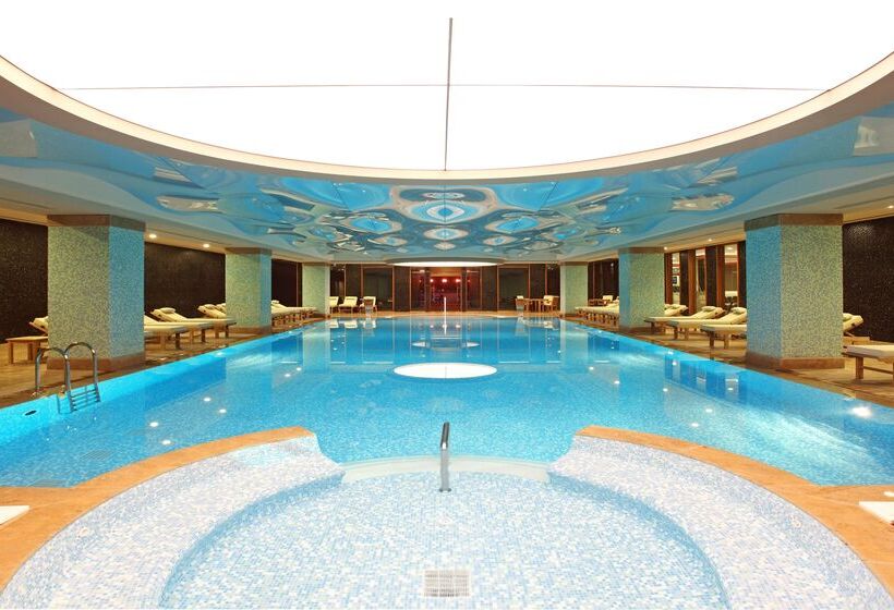 ホテル Ramada Plaza Antalya