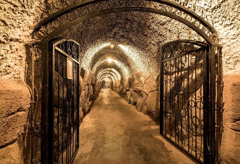 ホテル Ramada Plaza Antalya