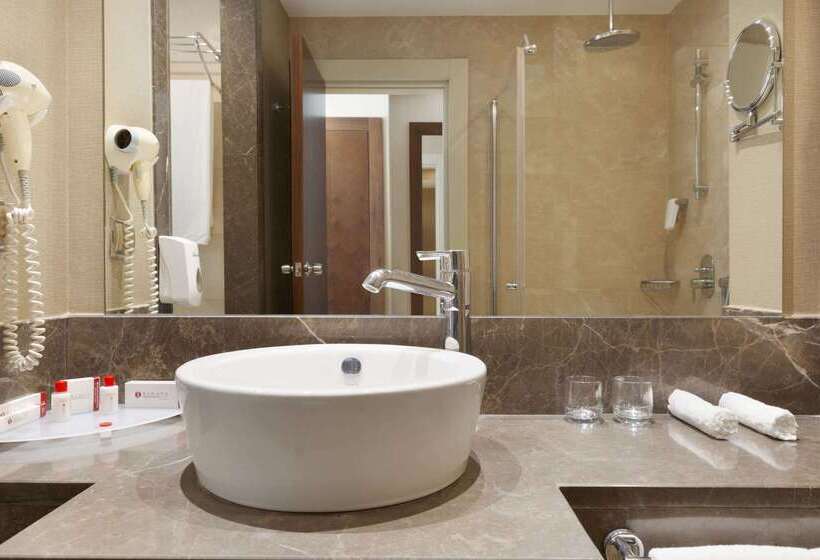 ホテル Ramada Plaza Antalya