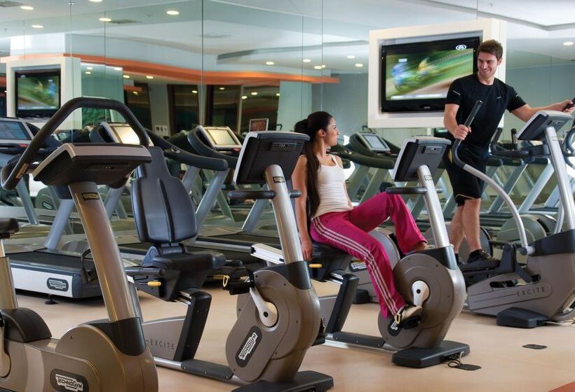 ホテル Ramada Plaza Antalya