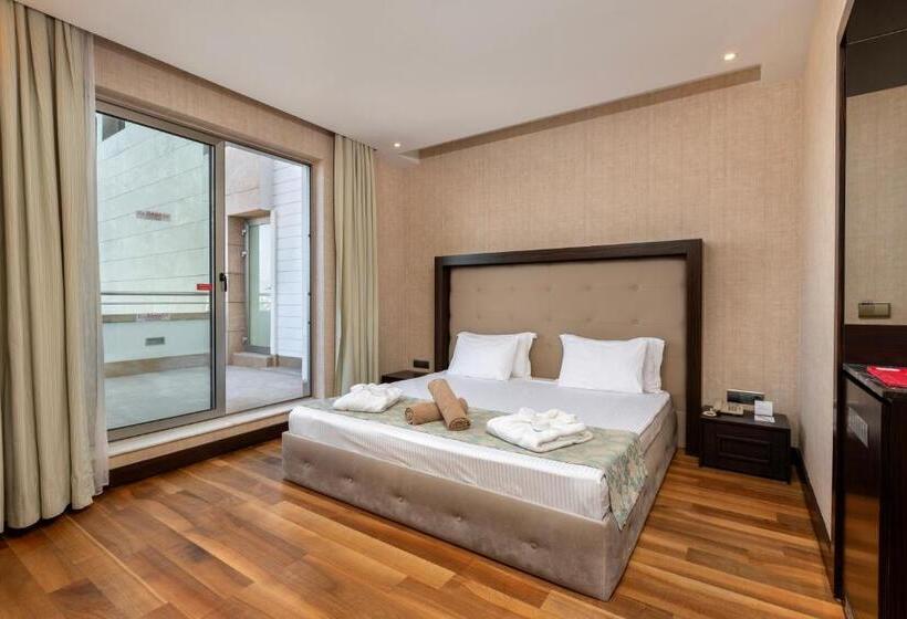 ホテル Ramada Plaza Antalya