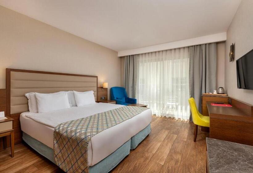 ホテル Ramada Plaza Antalya