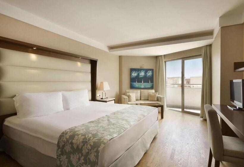 ホテル Ramada Plaza Antalya