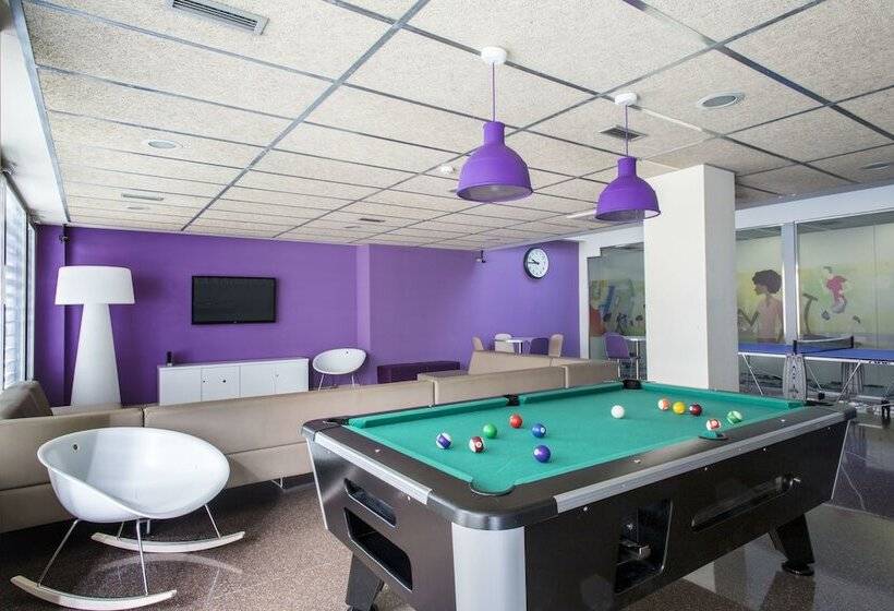 בית מלון כפרי Residencia Universitaria Los Abedules