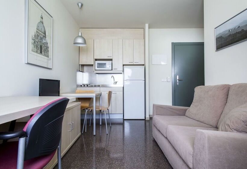 בית מלון כפרי Residencia Universitaria Los Abedules