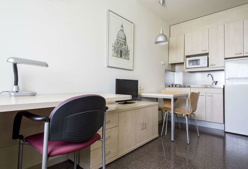 בית מלון כפרי Residencia Universitaria Los Abedules