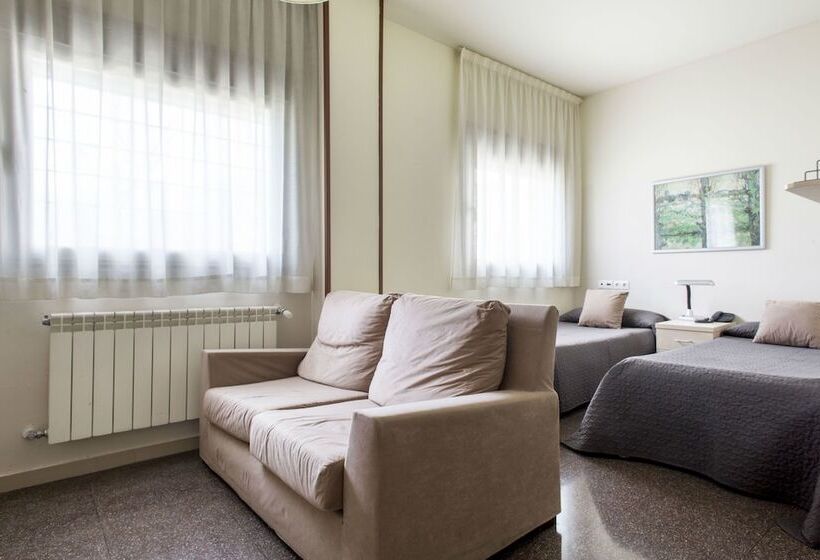 בית מלון כפרי Residencia Universitaria Los Abedules