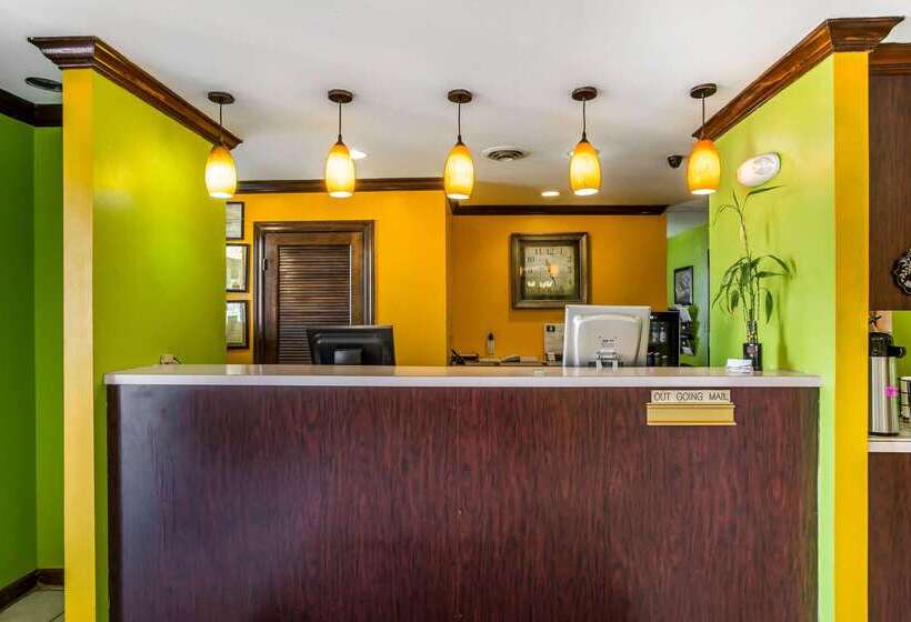 فندق Rodeway Inn & Suites