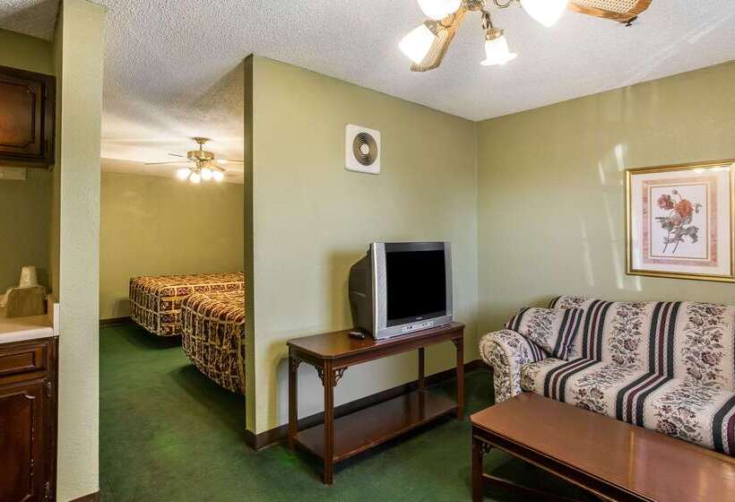 فندق Rodeway Inn & Suites