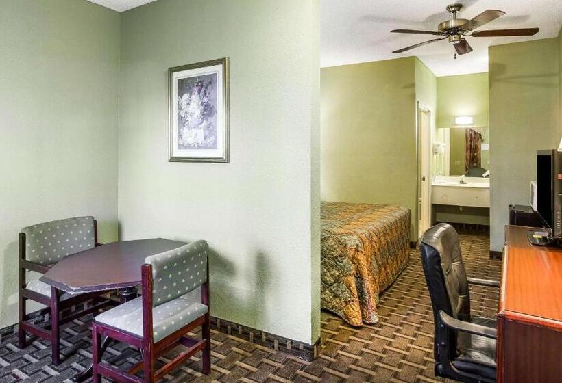 فندق Rodeway Inn & Suites