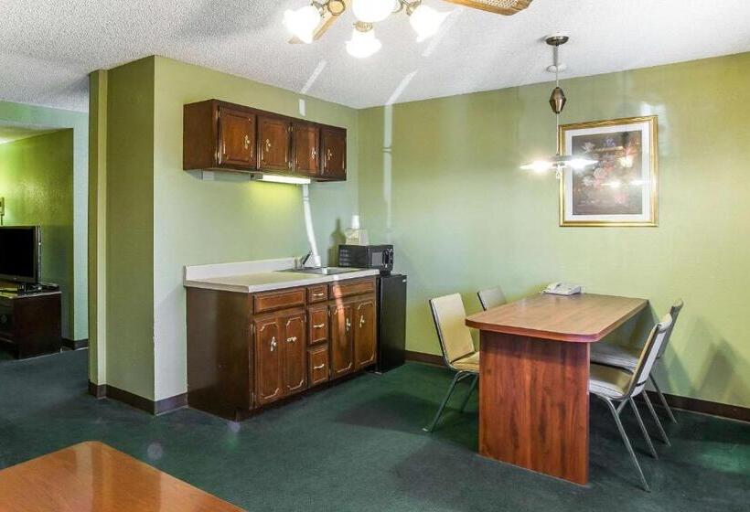 فندق Rodeway Inn & Suites