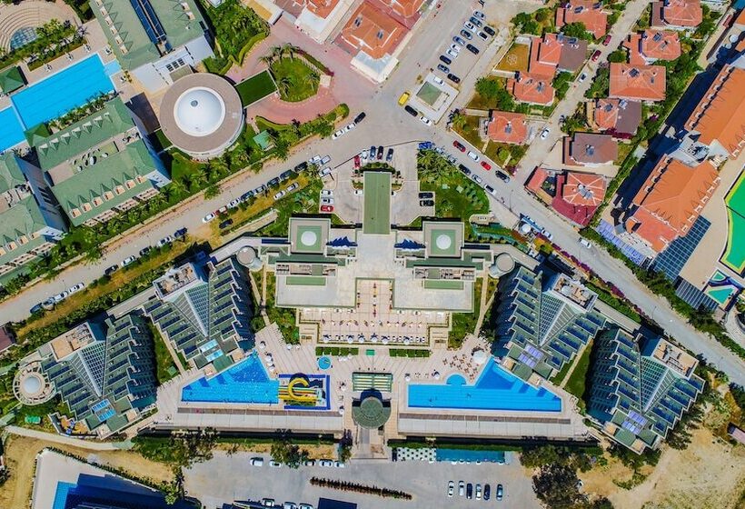 Отель Royal Atlantis Spa & Resort