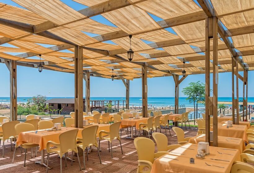 Отель Royal Atlantis Spa & Resort