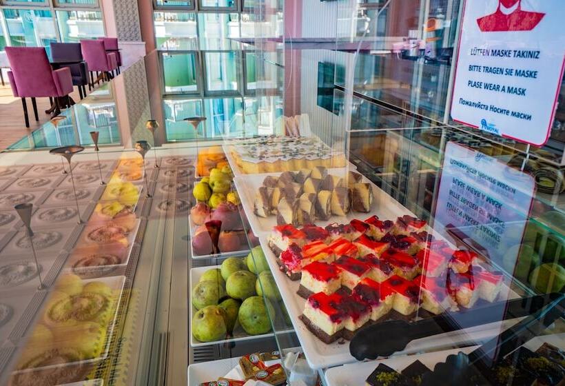 Отель Royal Atlantis Spa & Resort