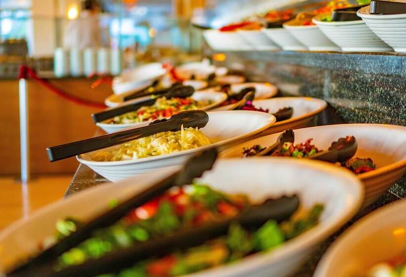 Отель Royal Atlantis Spa & Resort