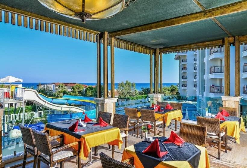 Отель Royal Atlantis Spa & Resort